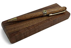 Шариковая ручка из ореха в раскладном футляре 